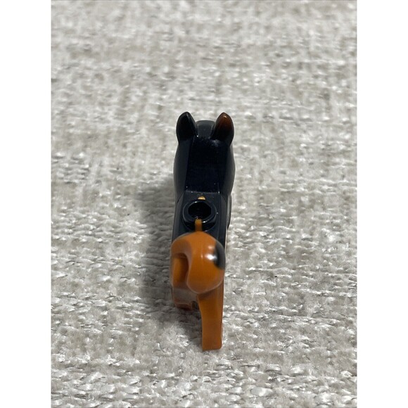 Lego Jurassic World Minifigure Animal RED the Husky Dog from set 75935 - Picture 3 of 7